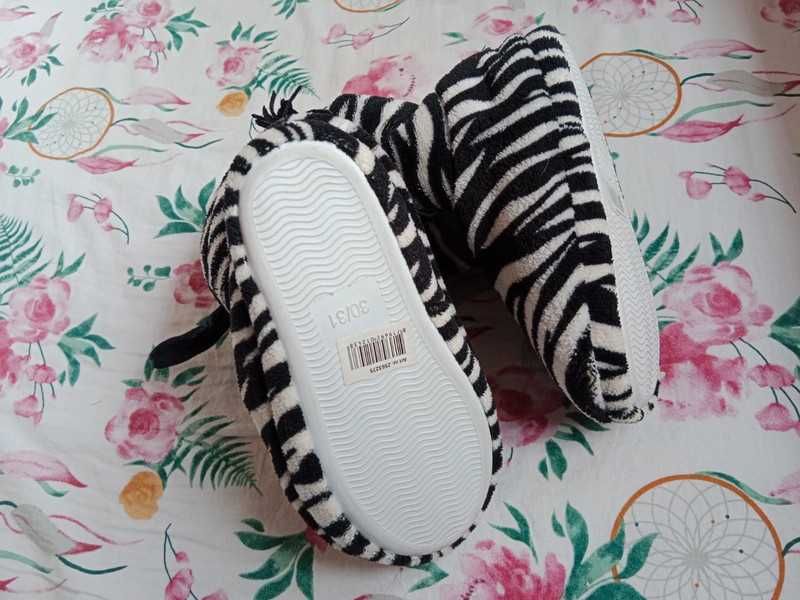 NOWE Kapcie dziecięce po domu Rozmiar 30/31