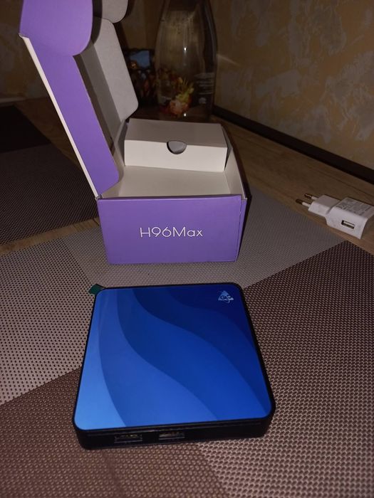 Продам, смарт приставку H96Max 4/32 Нова