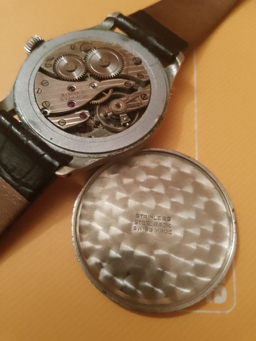 Часы  швейцарские винтаж