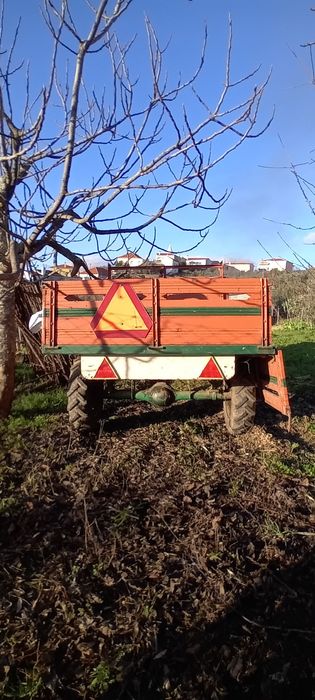 Reboque para motocultivador/trator