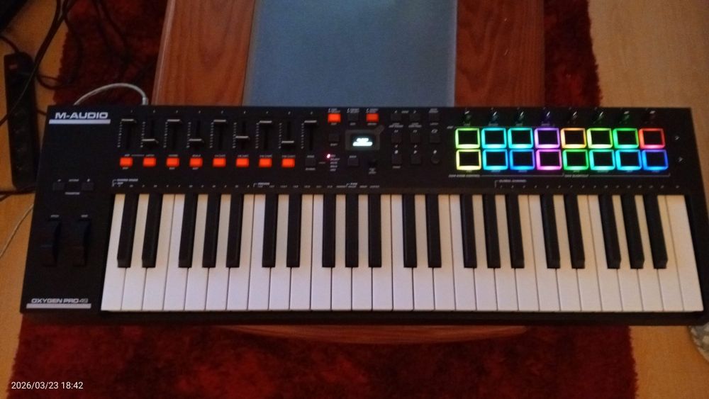 Teclado M-Audio Oxygen pro 49