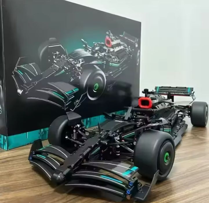 Конструктор Mercedes-AMG F1 Performance 42171. 1642 деталі