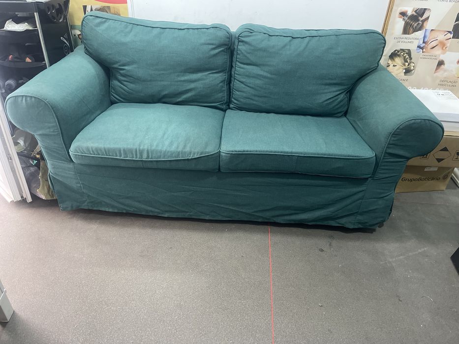 1 sofa  de 2 lugares