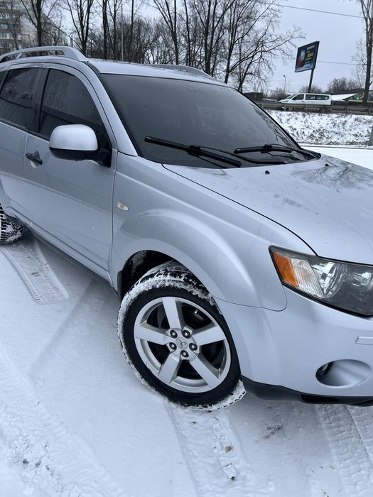 Продам Outlander XL