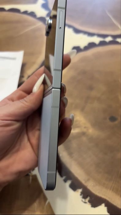 Samsung Galaxy Z Flip 6 – 256 GB