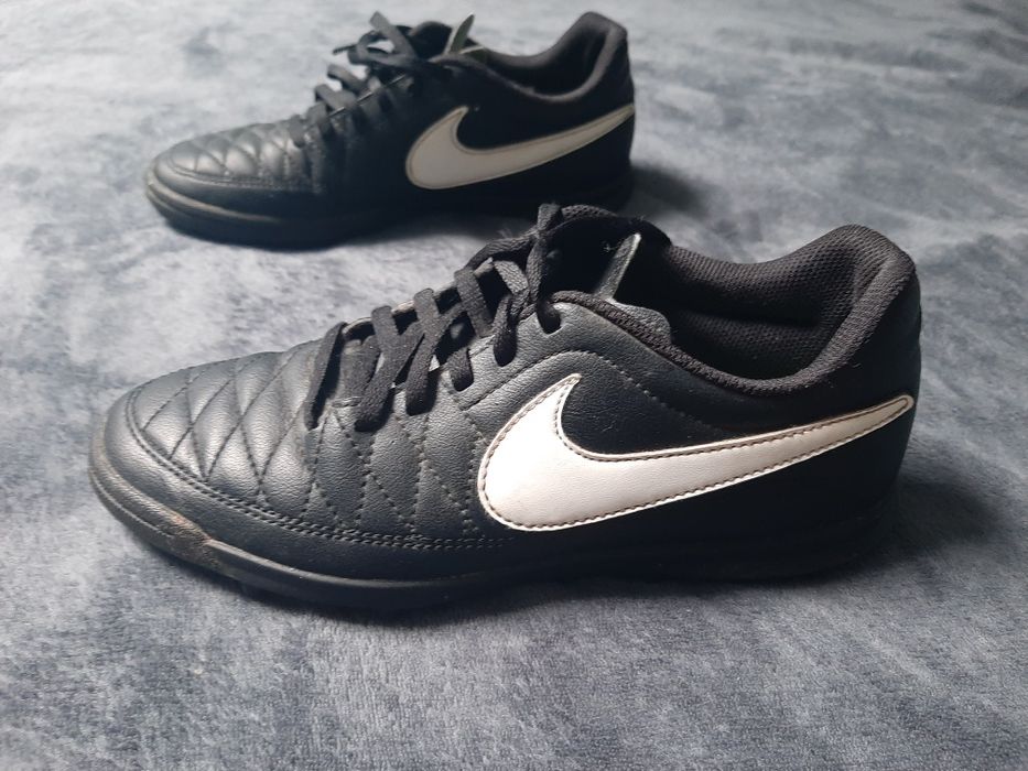 Buty halowe marki Nike