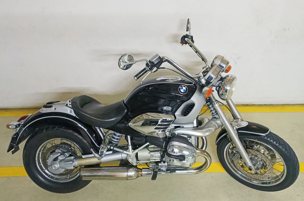 BMW R1200C James Bond