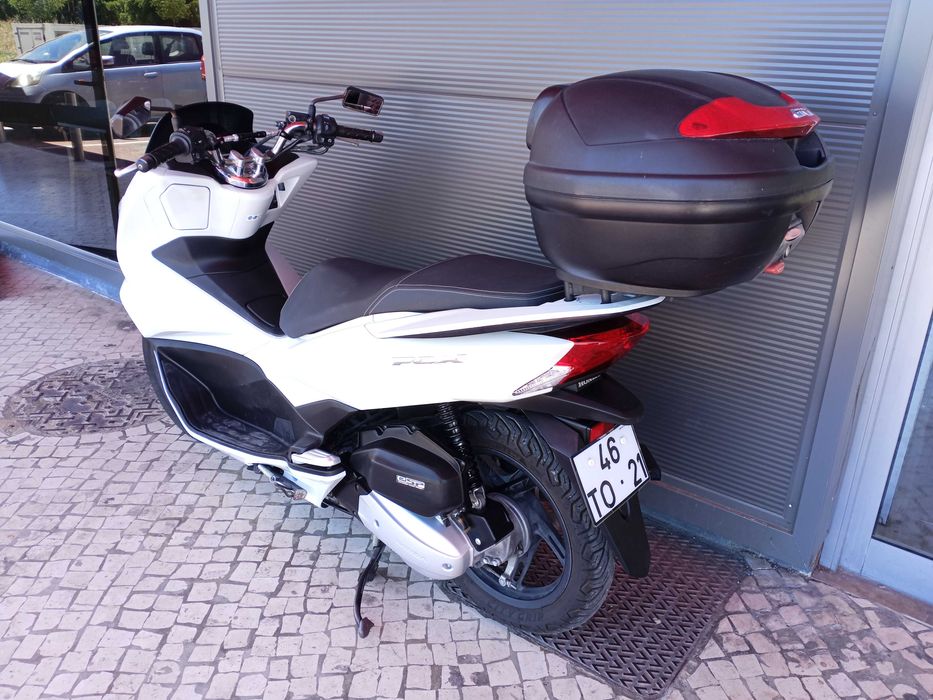 Honda PCX Branca 2017