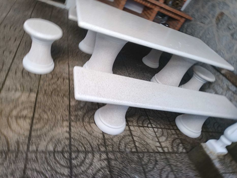 Mesa em britado claro