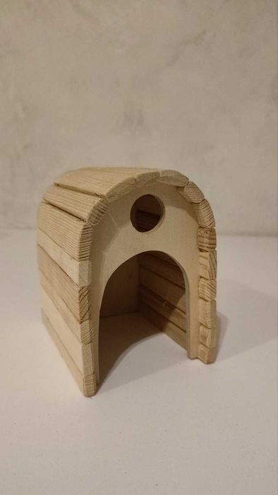 Будинок овальний дерев'яний для хом'яків та мишей