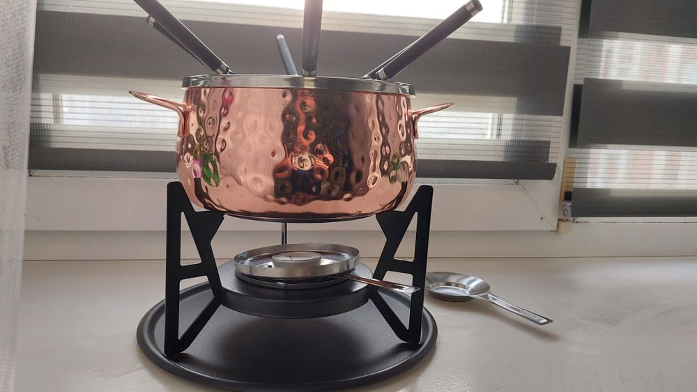 Набір для фондю KitchenCraft Artesà розрахований на 6 осіб