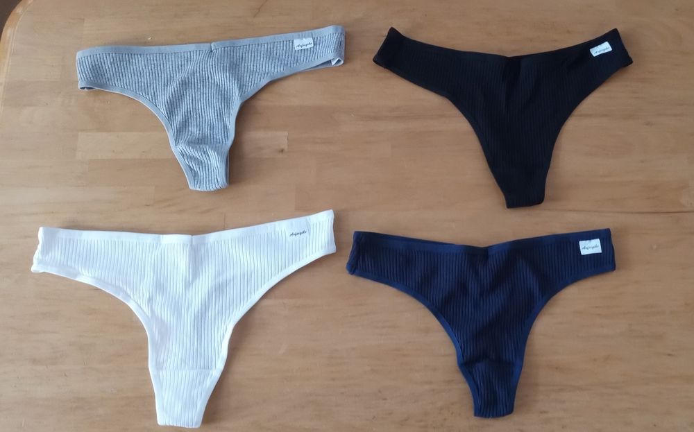 Stringi damskie zestaw 4 szt.