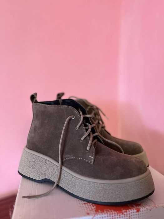 Демісезонні жіночі боти