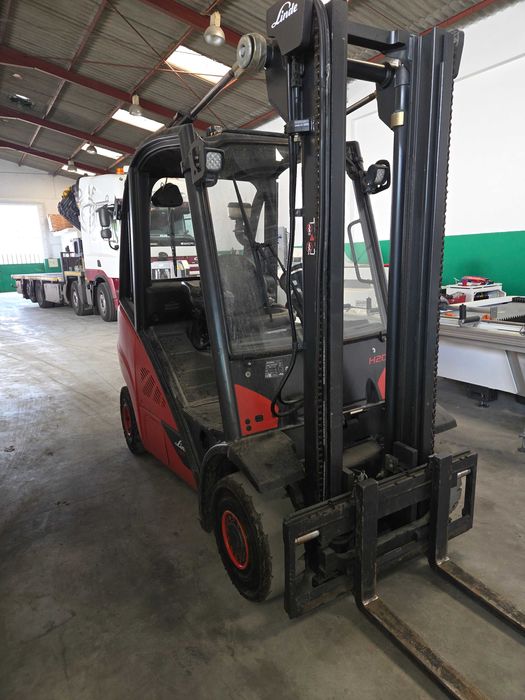 Empilhador Linde 2ton. a diesel