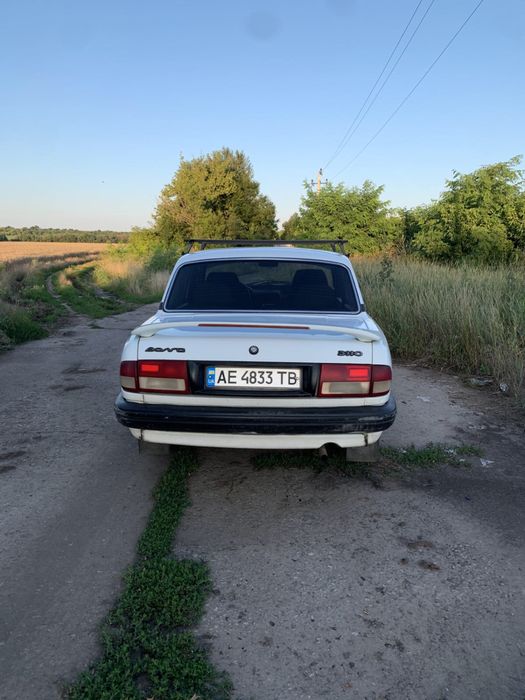 Автомобиль Волга-3110