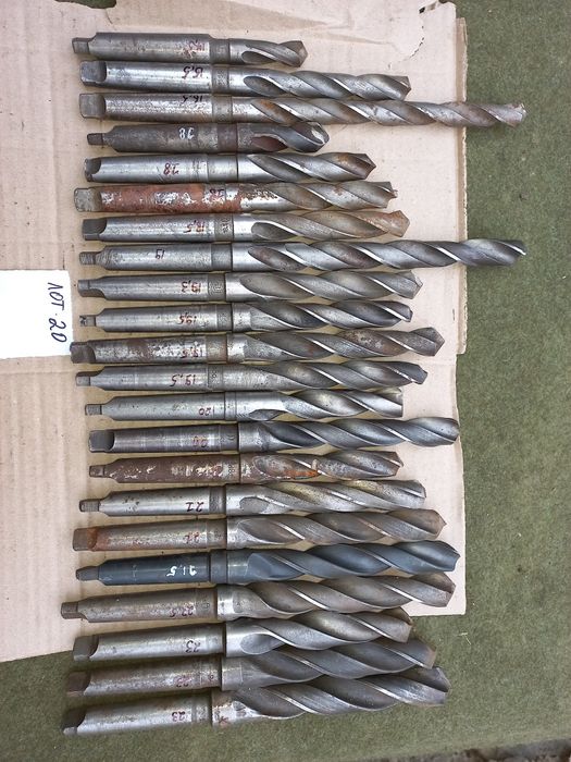 Токарні свердла, різці, розвертки.