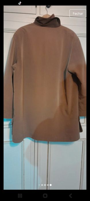 Parka comprida com bolsos