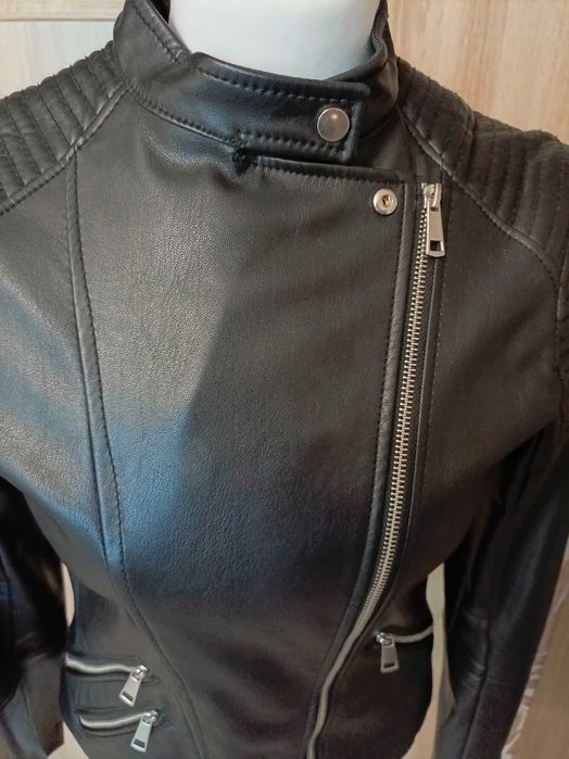 świetna czarna ramoneska z zamkami