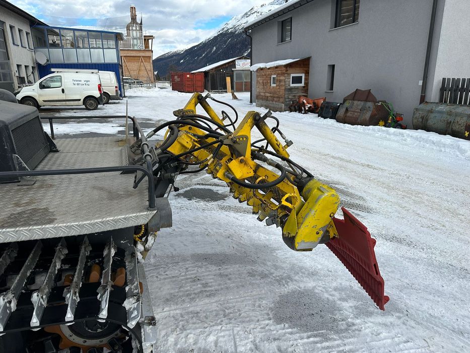 Ratrak Pisten Bully PB130D