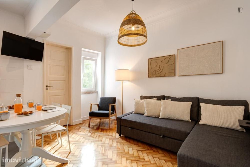 Apartamento com 4 quartos - localizado em Roma-Areeiro Lisbon