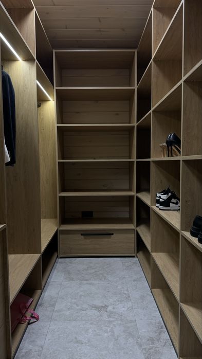 Виготовлення меблів,Мебліна замовлення,Кухні,Шафи,Гардеробні,Санвузли