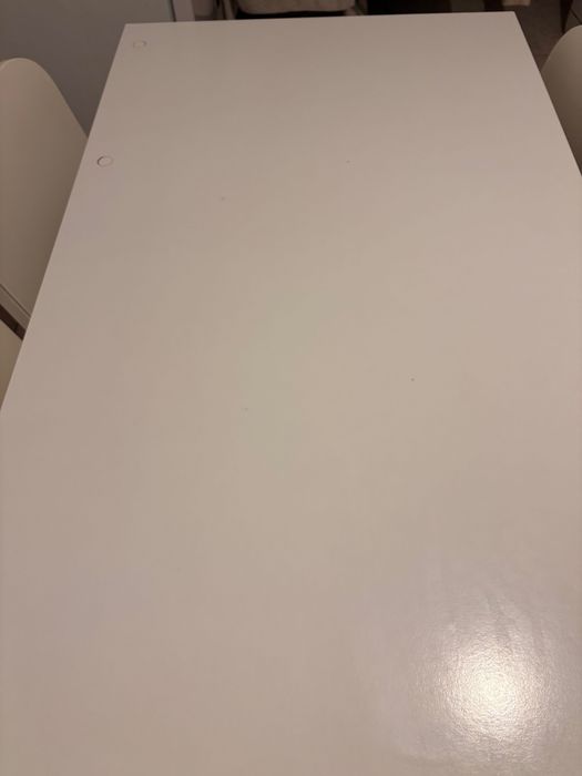 Conjunto Mesa de refeição branca c/ cadeiras