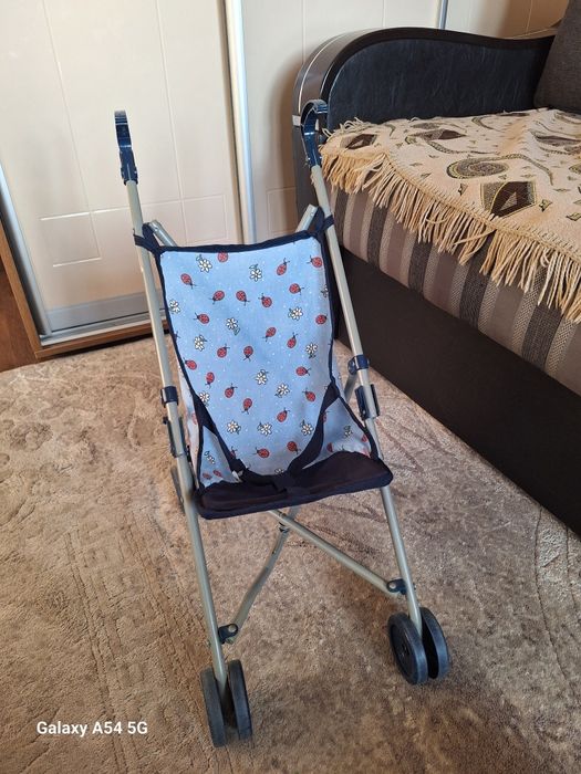 Коляска для ляльок