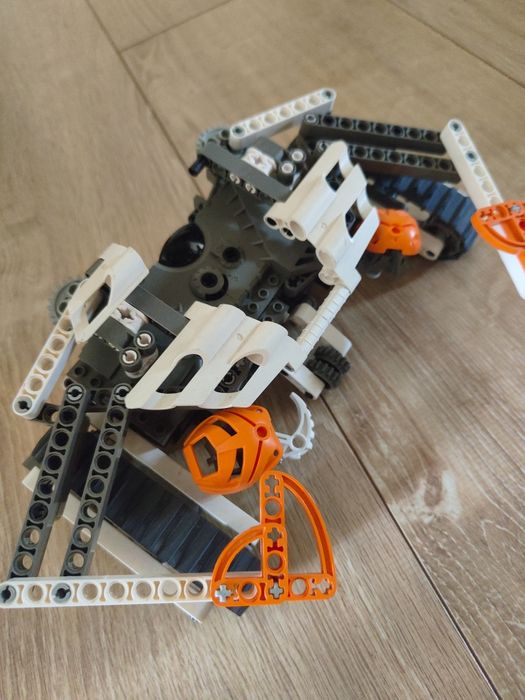 LEGO Bionicle manas