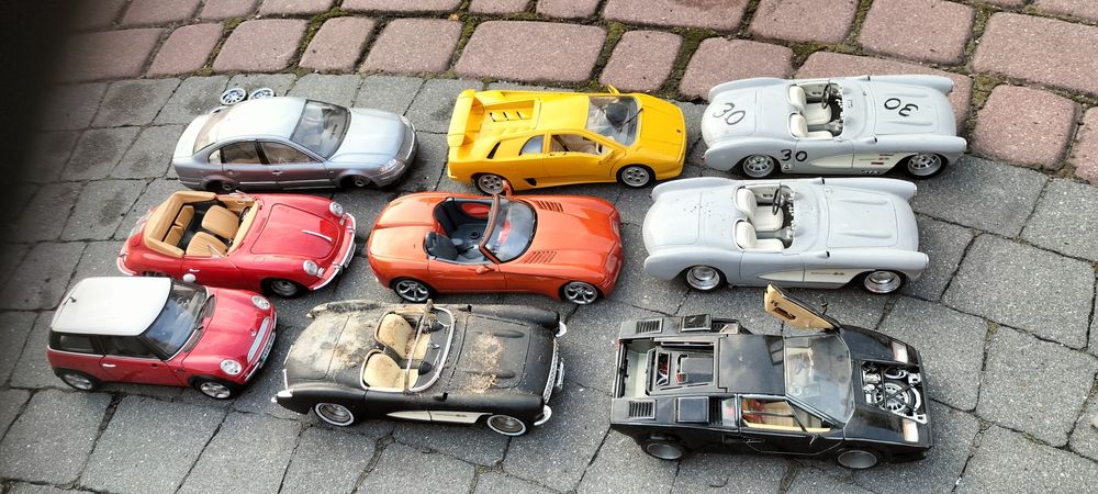 Modele samochodów 9 sztuk Złomki