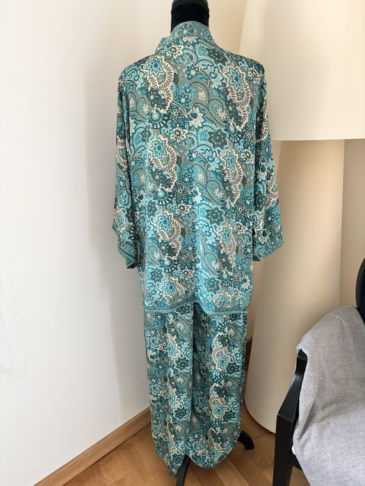 Conjunto de 2 peças novo, calcas e quimono em seda, talha unica