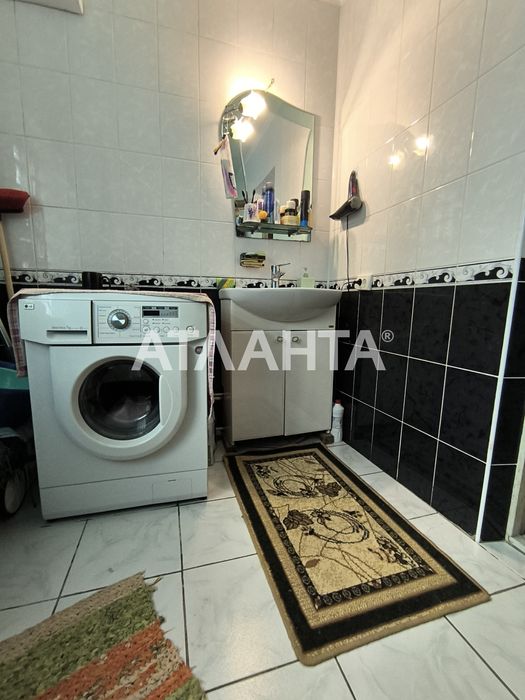 Продам 2 дома на одном участке в центре Ленпосёлка, 10 соток земли