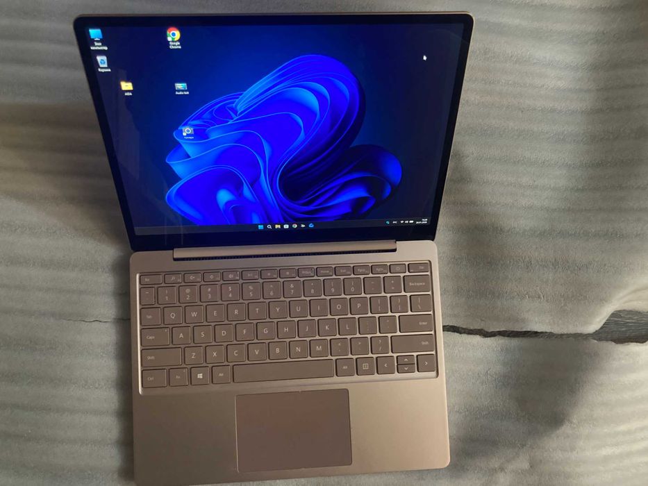 i5,8GB Маленький Легкий Сенсорный Ноутбук Microsoft Surface Laptop Go2