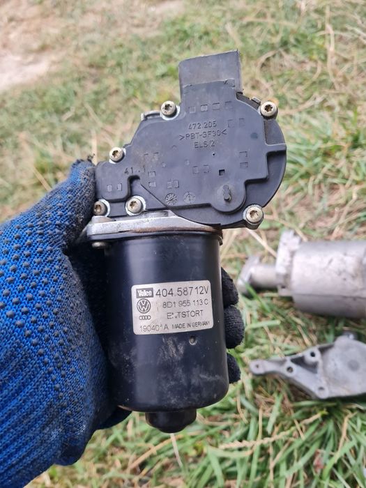 Моторчик склоочисника (двірників) передній Valeo 8D1955113C для Audi/V