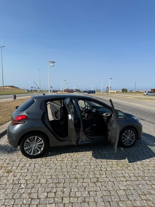 Peugeot 208 — fotografia 4