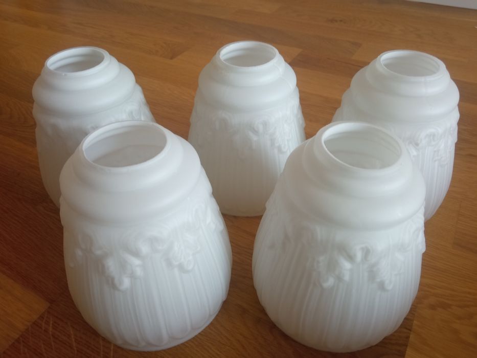 Lampa z pięknymi kloszami