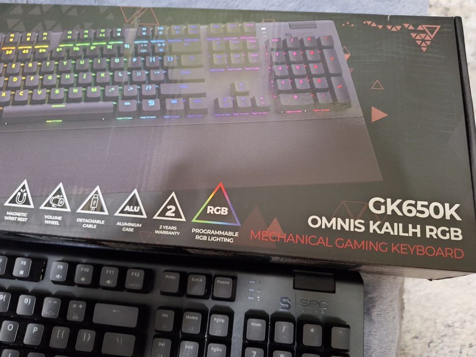 Zestaw gamingowy klawiatura i myszka