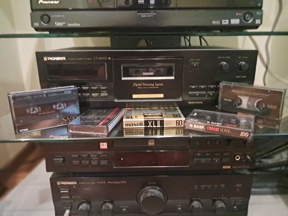 Аудіокасета maxell  tdk basf