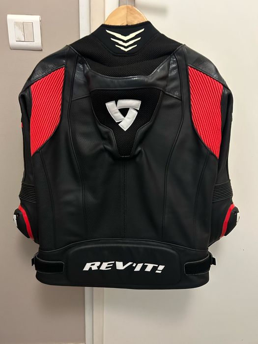 Casaco REVIT Hyperspeed Pro, tamanho 50, tem 2 anos, está como novo.