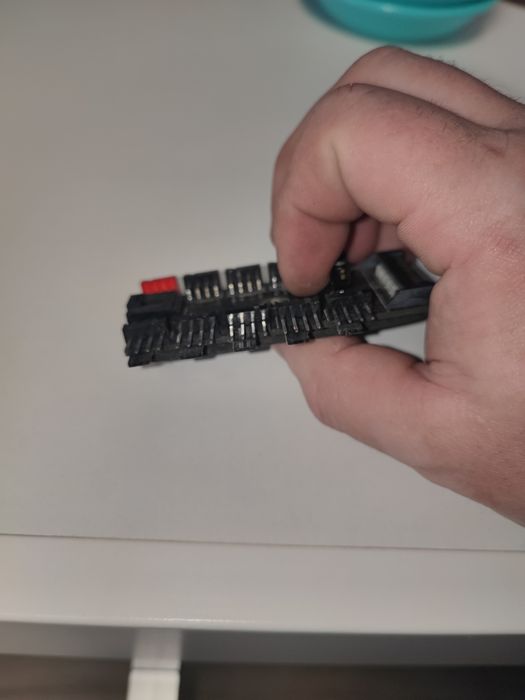 Хаб сплиттер для питания 10 вентиляторов 12В 4pin PWM от Sata, майнинг