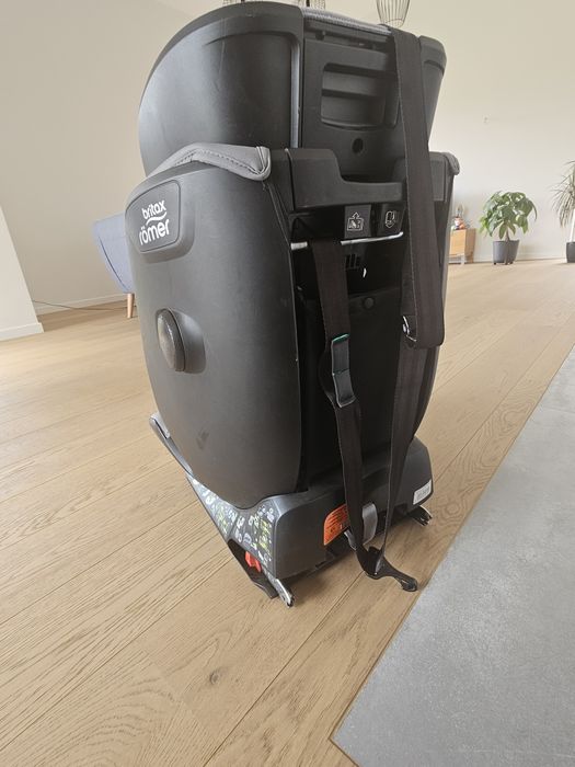 Britax Romer Advansafix IV R premium line