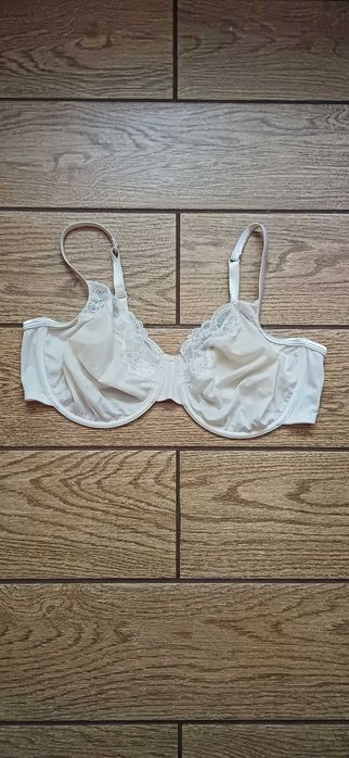 Kremowy biustonosz Marks & Spencer r. 90 D