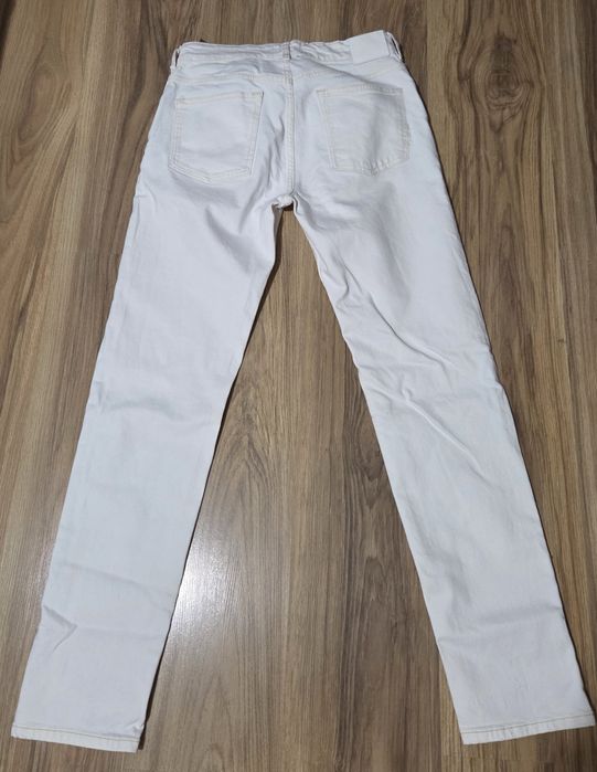 Jeansy białe damskie