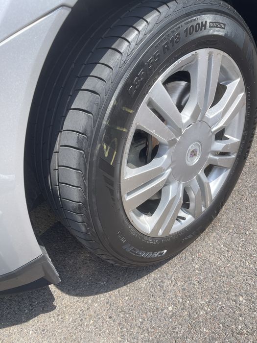 Cadillac srx 2011 року