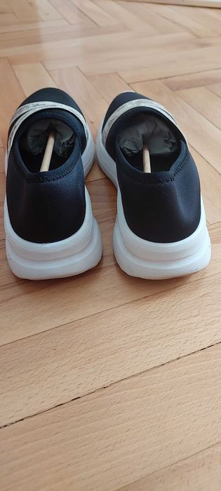 Снікерси Puma, 39, стан нових, м'якенькі, на щодень те що треба.