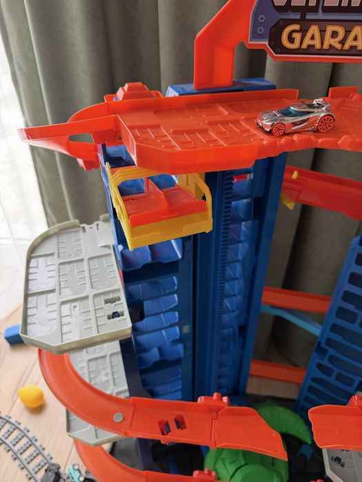 Hot Wheels City Mega Garaż T-Rexa jak nowy!