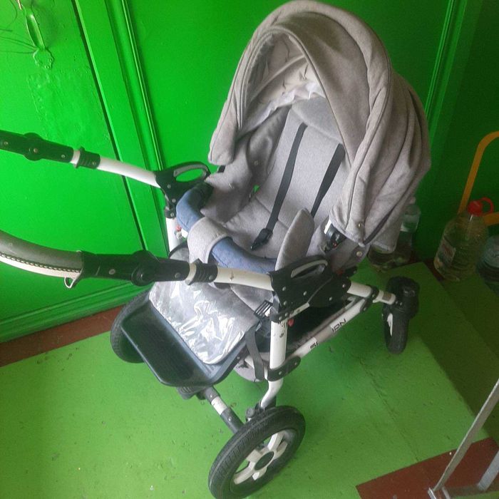 Коляска прогулочная