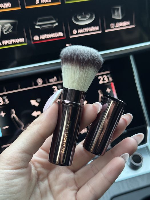 Пензлики Hourglass