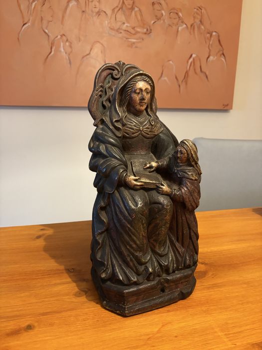 Santa Ana em madeira trabalhada