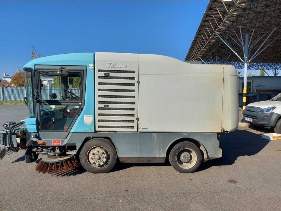 Підмітальна машина пилосос ravo 520