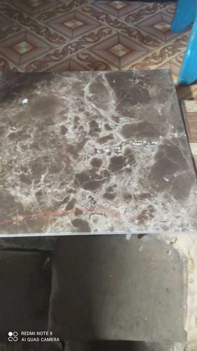 Продам плитку, розмір 30Х30, та ще одна 43Х43, в загалом 20 квадратів